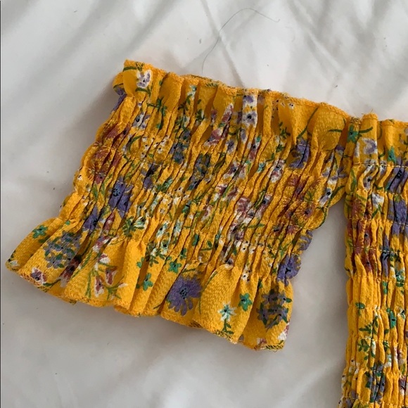 Off The Shoulder Floral Ruched Top - Picture 2 of 2